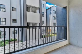 Modern Luxury and Secure Fourways Estate - Sandton - 8