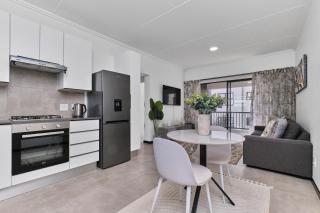 Modern Luxury and Secure Fourways Estate - Sandton - 1