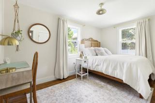Luxury King 125 year historic home 2 blocks from Main St - Clayton - 4