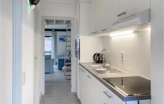 Gorgeous Apartment In Bredene - 5