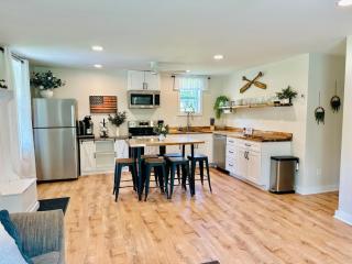 Sandy Pond Cozy Getaway - 9