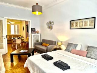 New Renovated Chic 3BR Apartment Close to National Archaeological Museum - Athen - 9