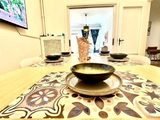 New Renovated Chic 3BR Apartment Close to National Archaeological Museum - Athen - 1