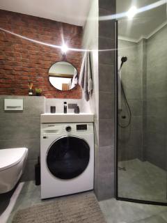 Modern apartment with fully equipped kitchen, close to Lucavsala park, free parking on street, near City Centre - Riga - 5