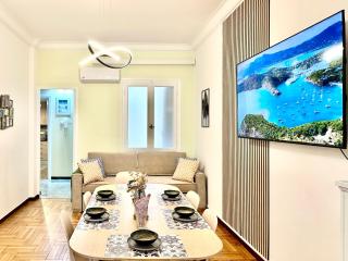 New Renovated Chic 3BR Apartment Close to National Archaeological Museum - Athen - 2