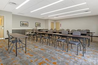 Best Western Plus Elizabethtown Inn & Suites - Elizabethtown - 3