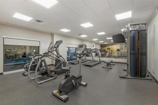 Best Western Plus Elizabethtown Inn & Suites - Elizabethtown - 4