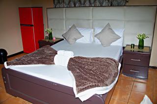 Greenboat guesthouse - Witbank - 6