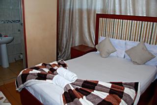 Greenboat guesthouse - Witbank - 1