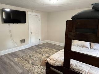 Charming 3BR Family Home Near Downtown STL - 7