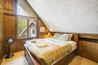 Game Room Cabin for 14 Pool & Hot Tub Access - 5