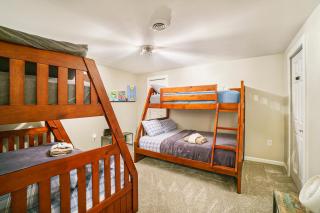 Game Room Cabin for 14 Pool & Hot Tub Access - 2