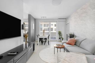 Premium Apartment with Balcony and Parking - Bratislava - 7