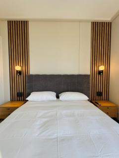 Accommodation Front - Breathtaking 4 sleeper with Sea Views - Durban - 4