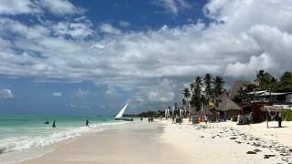 Stylish 2 Bedroom Apartment - 1 min walk to the Indian Ocean - Umbuji - 0