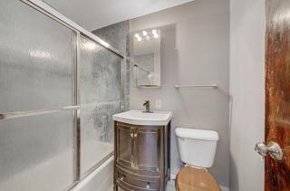 Pet Friendly Near Airport 25Mi to Downtown CHI - Villa Park - 1