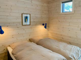 Vakre Arkitektoniske Linjer Nede Ved Vågslidvatnet - Vågsli - 1