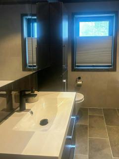 Idyllic Cabin With Panoramic Mountain Views - 1