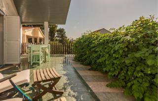 3 Bedroom Awesome Home In Vrsi - 2