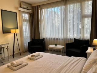 Elegant and Cozy 2BR with Balcony near Taksim - Istanbul - 9