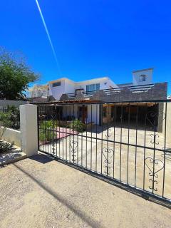 Family Friendly Casita, Sleeps 8, Gated parking, 1 mile to beach-Puerto Penasco - Puerto Peñasco - 0