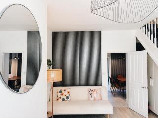 Bee Stays - Pickmere House - 4