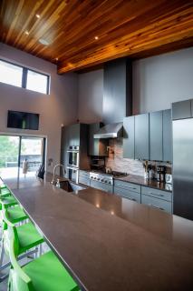 4BR Mountain Retreat, Hot Tub & 2 Master Suites - Waitsfield - 7