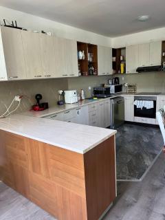 The Byala Escape, Private Villa with Bar & Hot Tub - Byala - 8