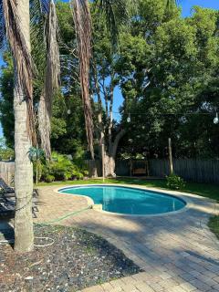 Modern 4BR Jax Pool Oasis Near Beach With Backyard - 7
