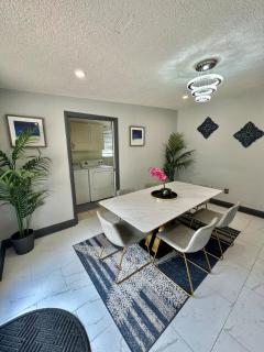 4BR Jax Pool Oasis Near Beach - Jacksonville - 4