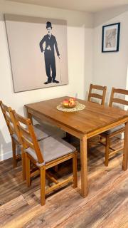 Private Apartment Where Remote Work Meets Real Comfort - Oakville - 4