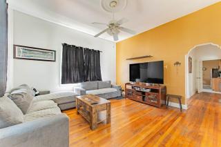 Cozy 3BR with Workspaces and Laundry - Tampa - 0