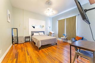 Cozy 3BR with Workspaces and Laundry - Tampa - 9