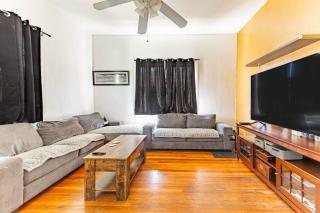 Cozy 3BR with Workspaces and Laundry - Tampa - 3