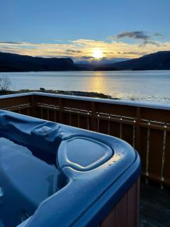 Seaside Cabin With Fjord Views In Skjerstad - 1