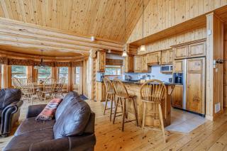 Forest Getaway, Soak in the Spa, Sauna, Fireplace - Mille-Isles - 3