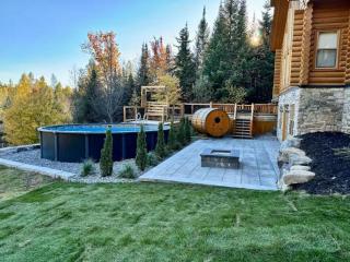 Forest Getaway, Soak in the Spa, Sauna, Fireplace - Mille-Isles - 9