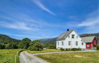 4 Bedroom Stunning Home In Eikelandsosen - Eikelandsosen - 0