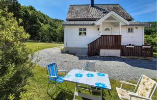 4 Bedroom Stunning Home In Eikelandsosen - Eikelandsosen - 1