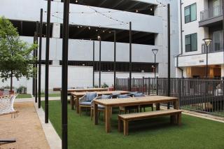 12 Min to Downtown Balcony Apt with Free Parking - Austin - 6