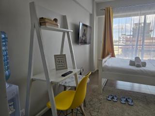 1 Bedroom Studio Sleeps 2 -Elevator -Free Parking - 8