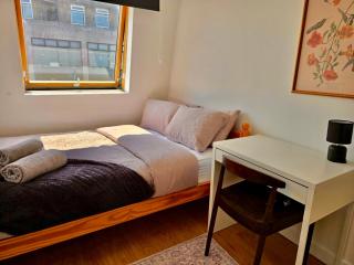 Charming Cambridge Apartment Retreat - Cambridge - 5