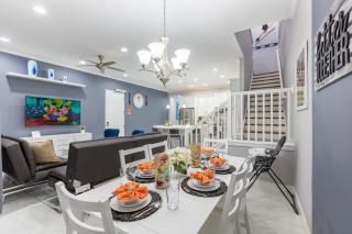 5BR Getaway with Pool Arcade Games and Resort Access - 7