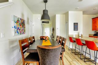 Bright Cheery Vacation Villa-1638St - 7