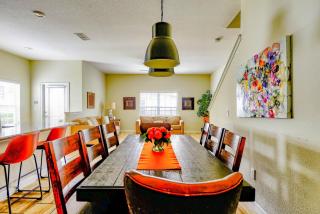 Bright Cheery Vacation Villa-1638St - 2