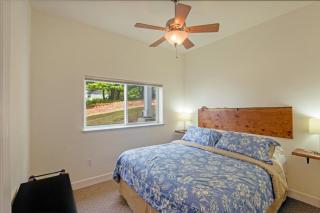Dolphin by OceanviewHotTubs Oceanfront Shelter Cove Tesla - Shelter Cove - 5