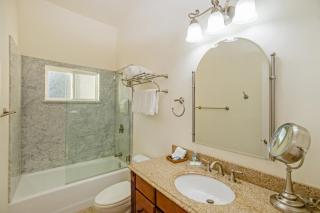 Dolphin by OceanviewHotTubs Oceanfront Shelter Cove Tesla - Shelter Cove - 2