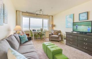 Sea Gypsy Rentals - Oceanfront Suite - 9