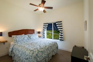 Seagull by OceanviewHotTubs Oceanfront Tesla chrging Shelter Cove - - 6