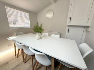 Elegant Southwold Retreat, Sleeps 8, Prime Location - Southwold - 8